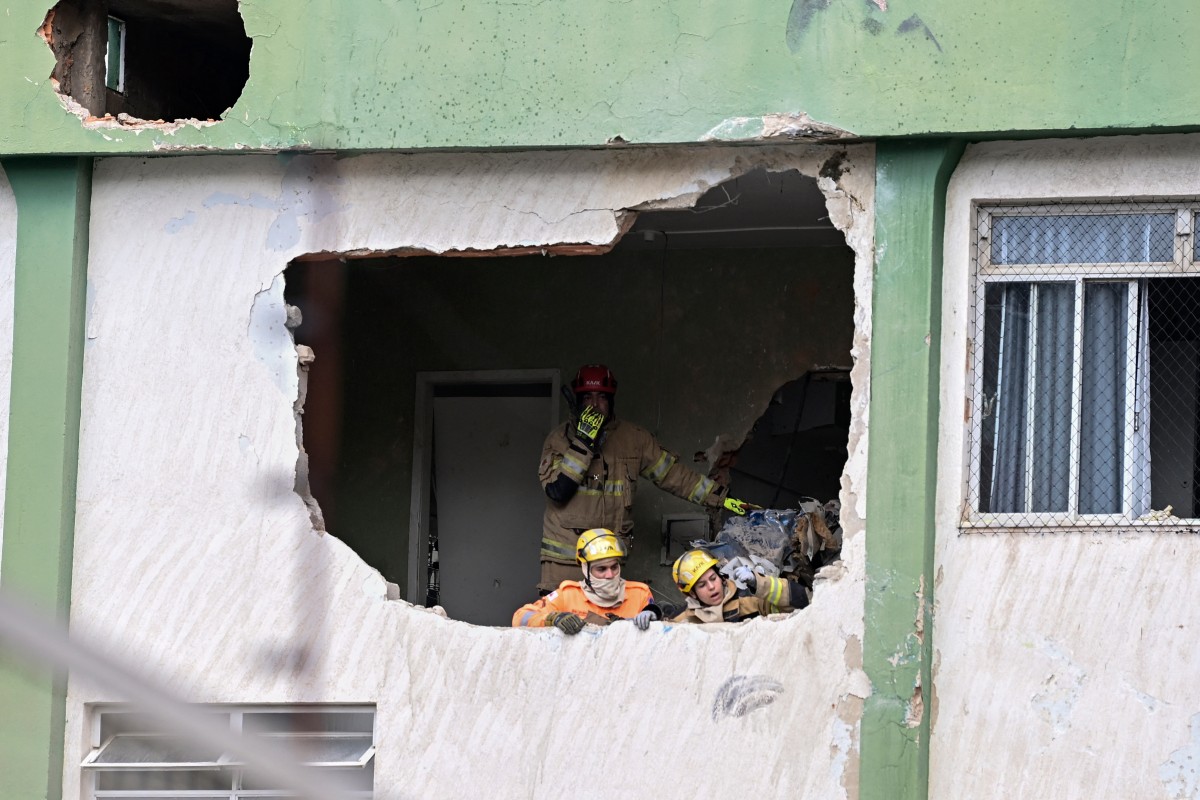 Tres muertos al estrellarse una avioneta contra un edificio en Brasil