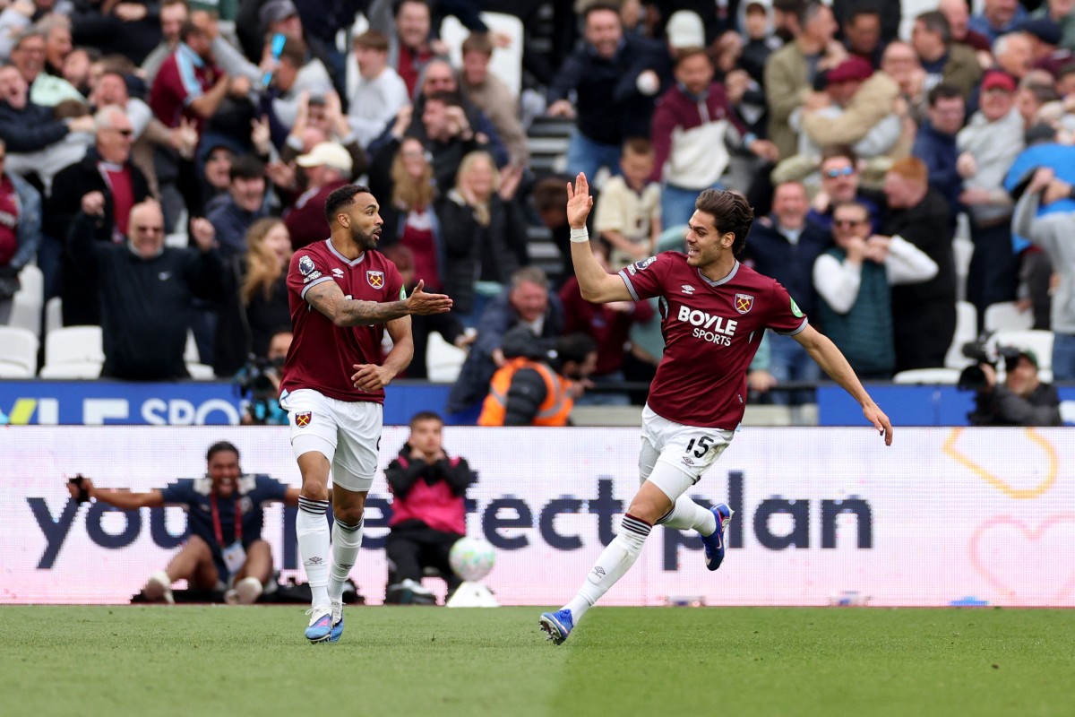 Arsenal sufre para ganar al West Ham y se acerca al título