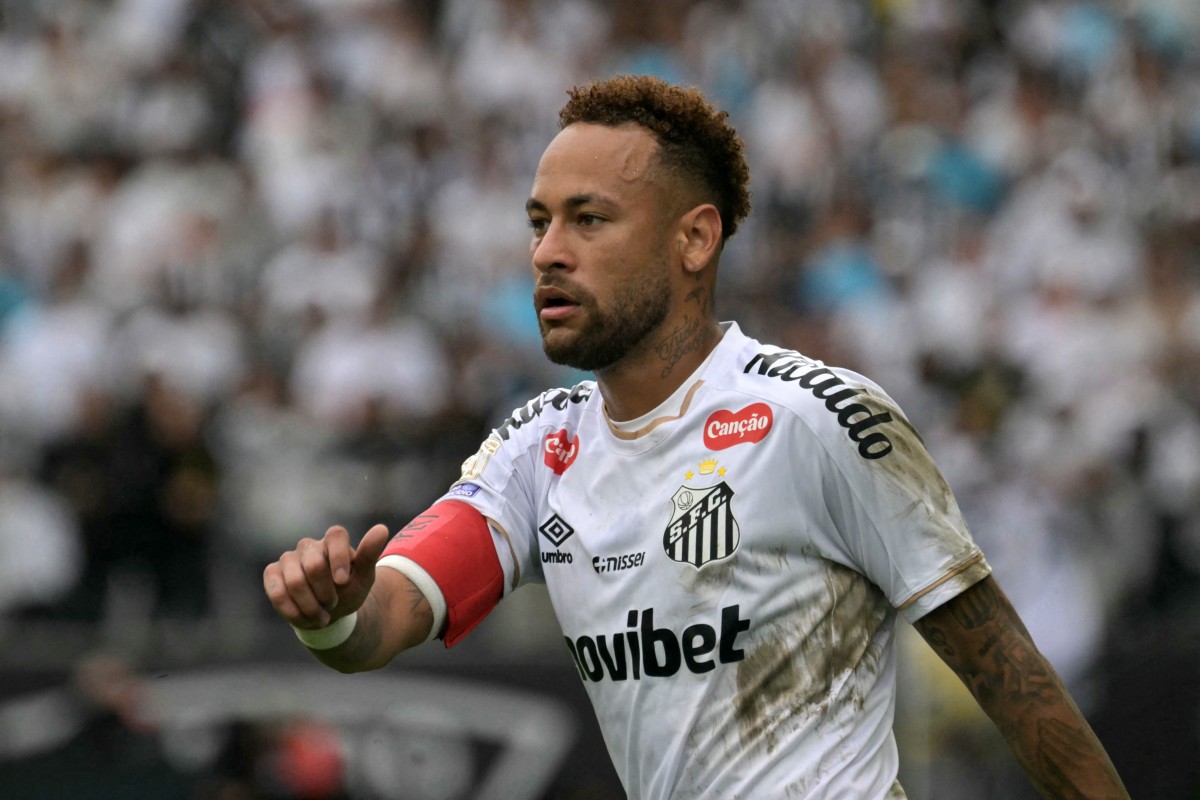 Santos festeja con el mundialista Neymar, pero el 10 es duda en la Copa Sudamericana