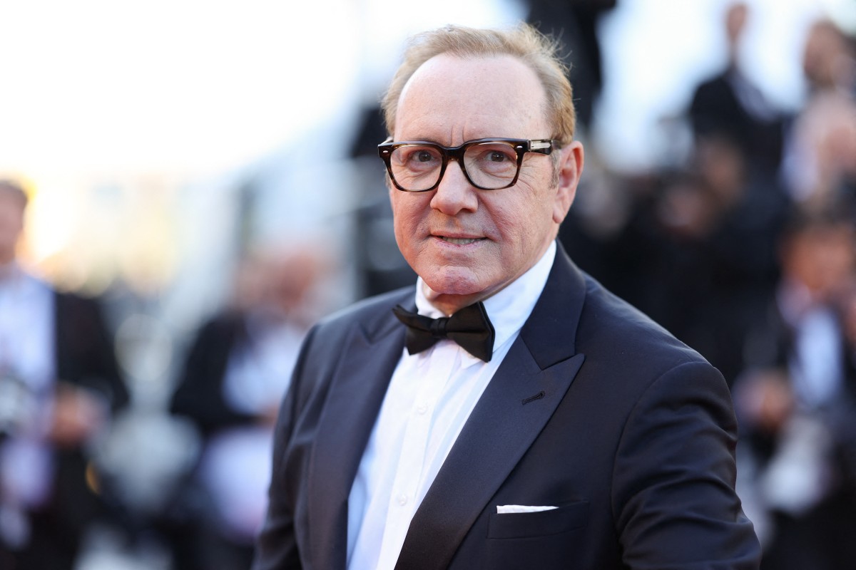 Boicoteado por Hollywood, Kevin Spacey aparece en la alfombra roja de Cannes