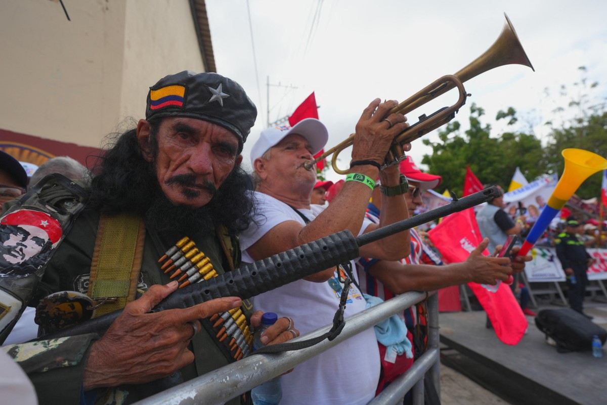 El conflicto armado aviva la desinformación en las presidenciales de Colombia