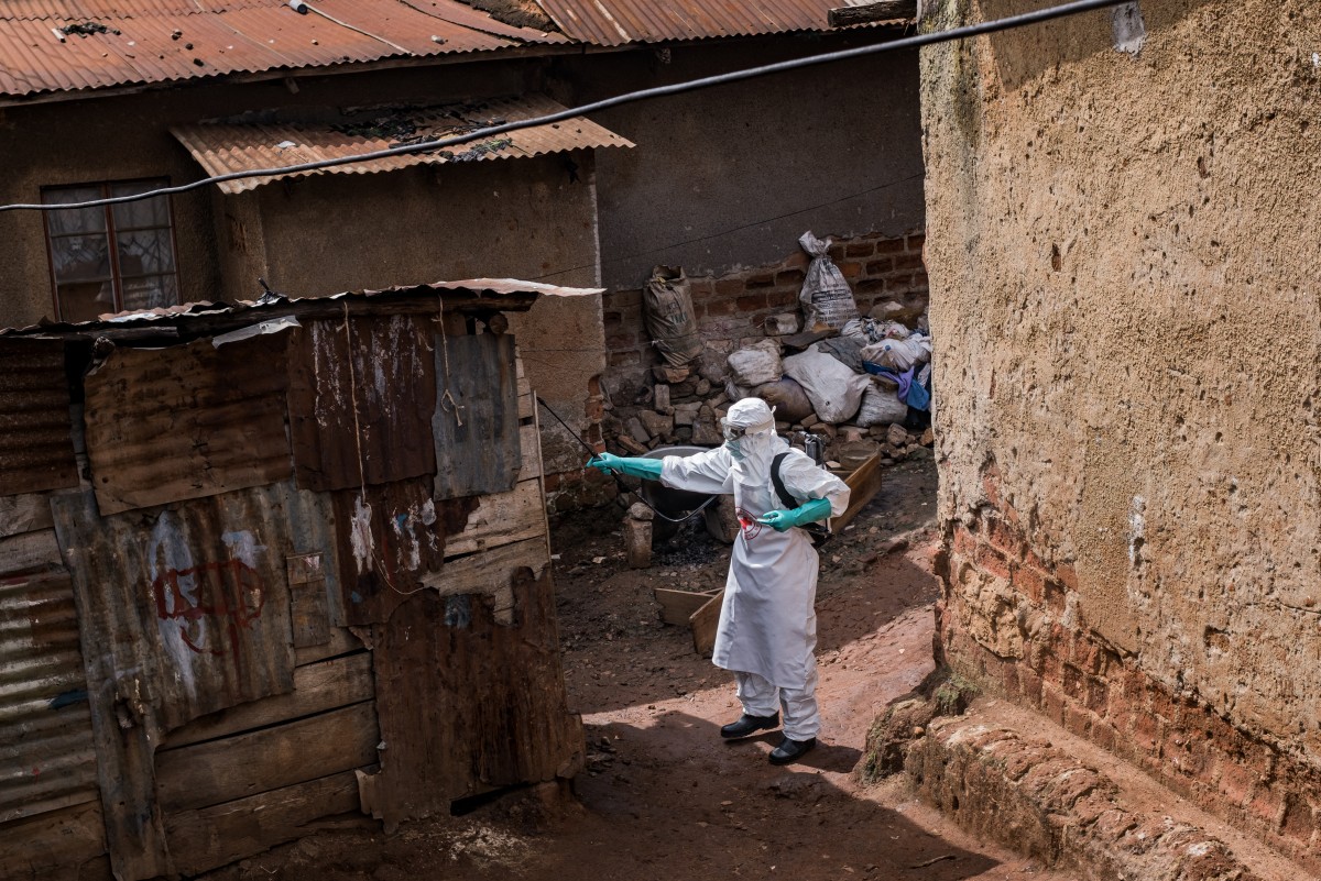 Miedo y negación en el corazón de la epidemia de ébola en RD Congo
