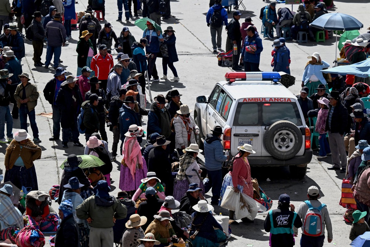 Manifestantes aumentan bloqueos en Bolivia y rechazan diálogo con el gobierno