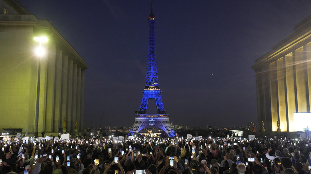 Seis detenidos en Francia por desplegar una bandera palestina en la Torre Eiffel