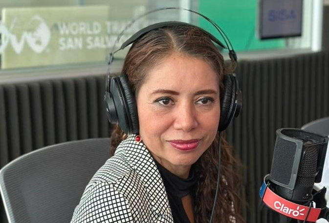 El «Chino» Flores es un líder, afirma precandidata a diputada