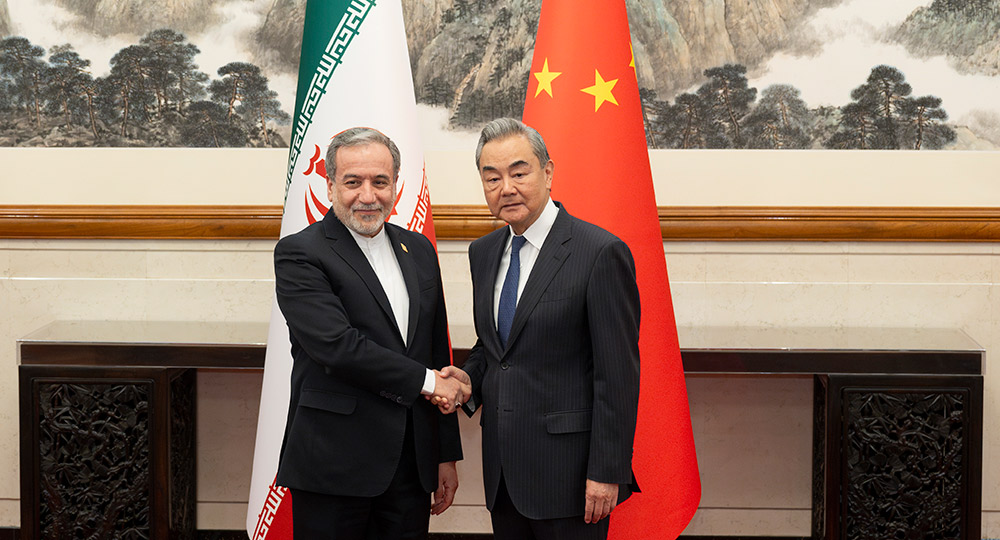 Trump amenaza con bombardear Irán si no hay un acuerdo