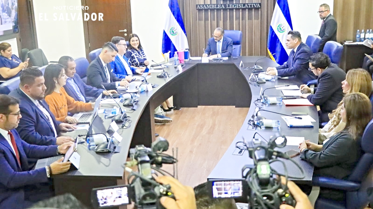 Cancillería, RNPN y TSE brindaron sus aportes en estudio sobre la circunscripción 15