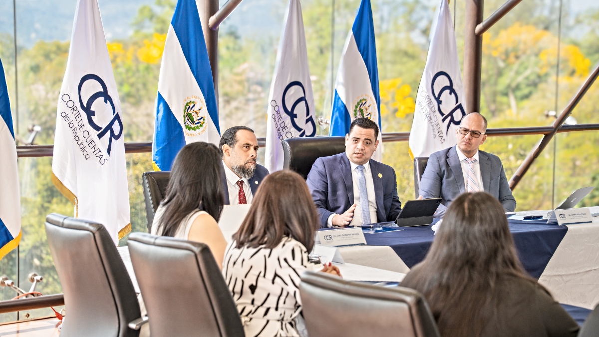 Corte de Cuentas de la República revisa procesos para constancias de candidatos de 2027