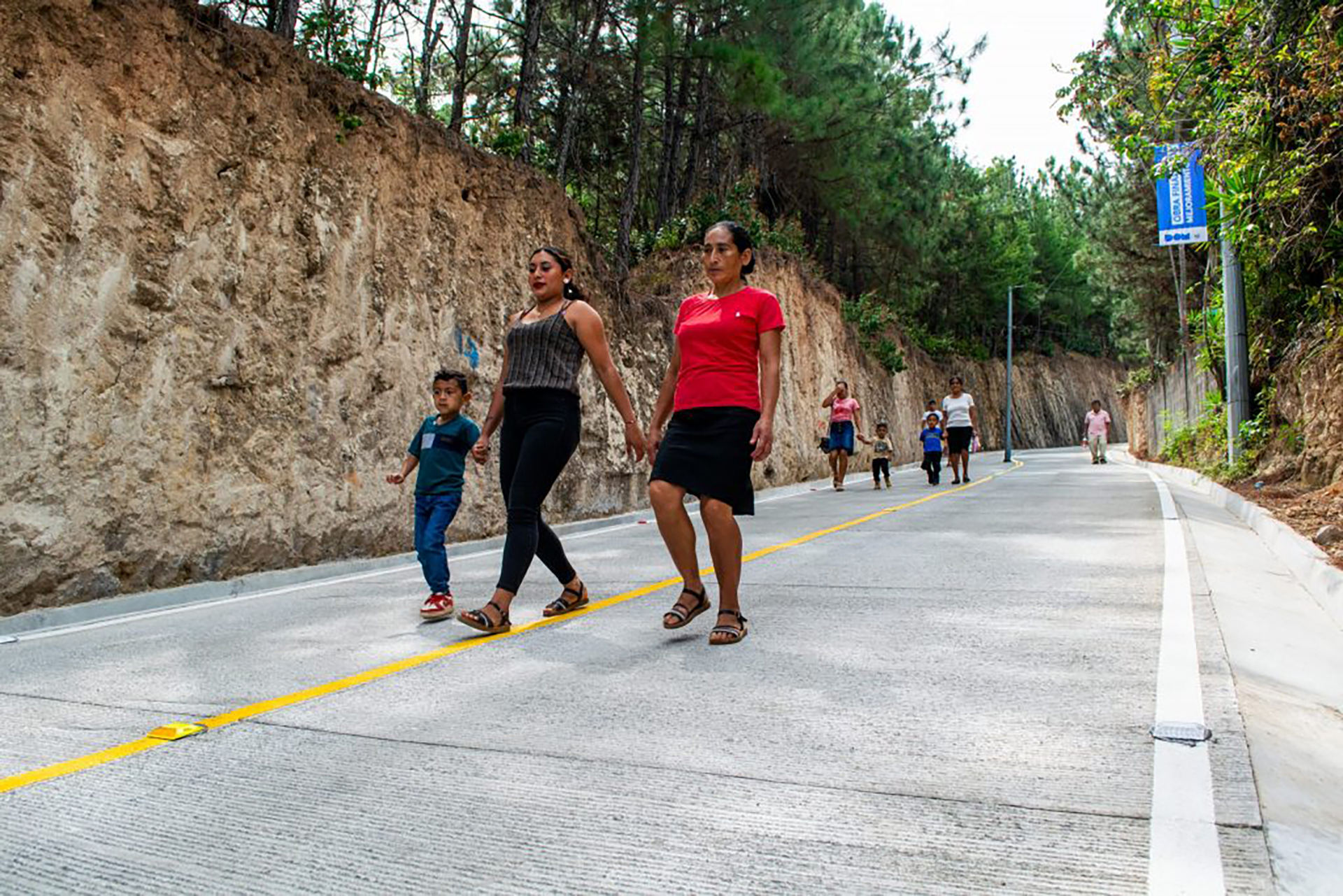 Obras Municipales mejora una calle rural en Gualococti, Morazán