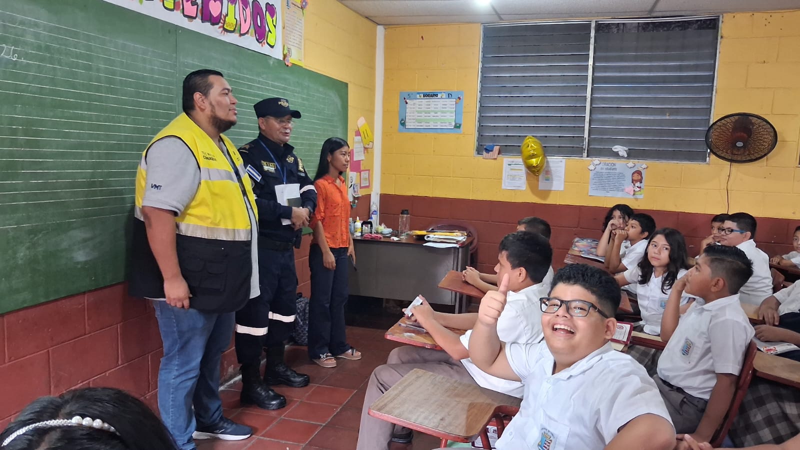 Más de 290 estudiantes participaron en una charla de seguridad vial en Sonsonate