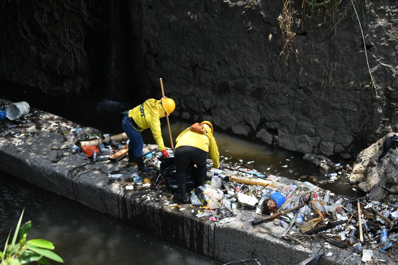 Obras Públicas inicia labores de limpieza en quebradas y drenajes
