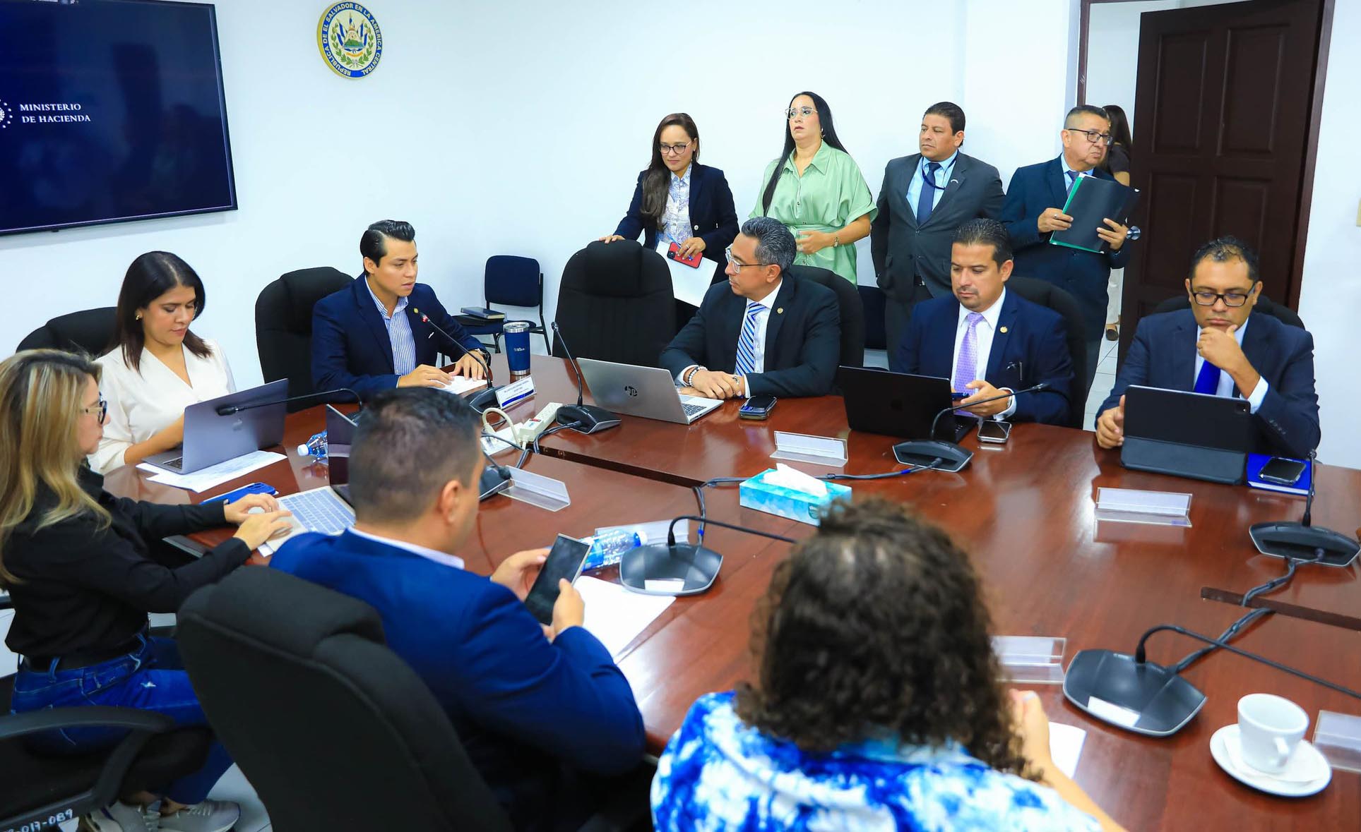 Hacienda determinará la viabilidad de contratos con alianzas público-privadas