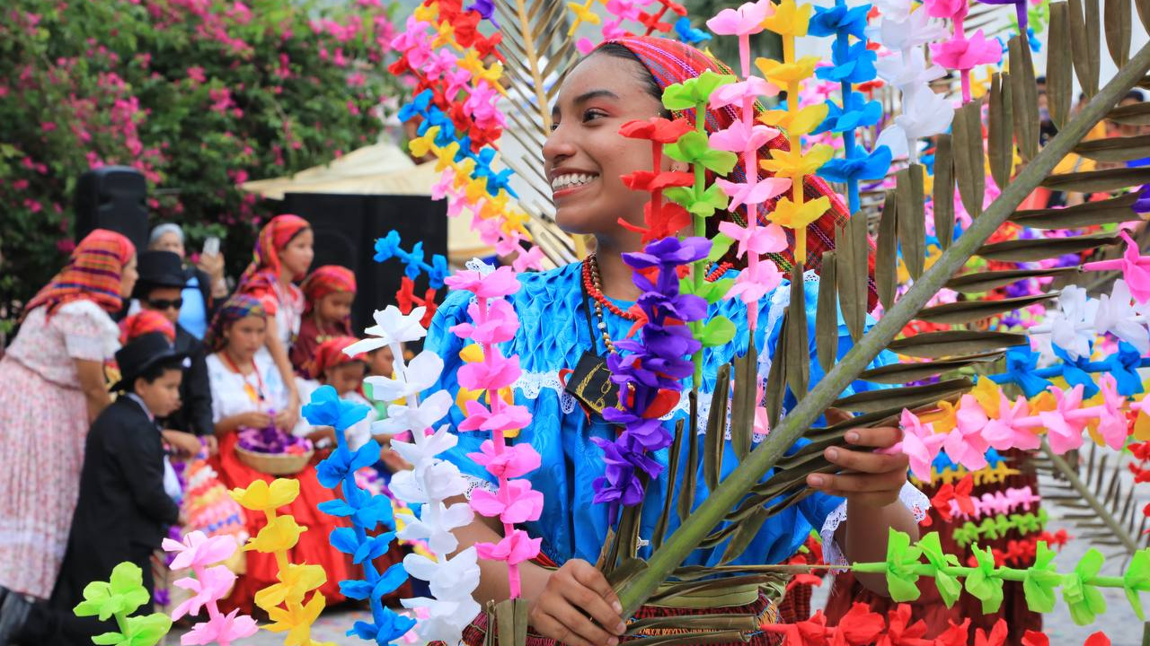Panchimalco celebra la Cofradía de las Flores y las Palmas