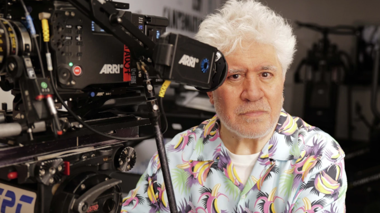 Almodóvar y su «Amarga Navidad» entran en escena en Cannes