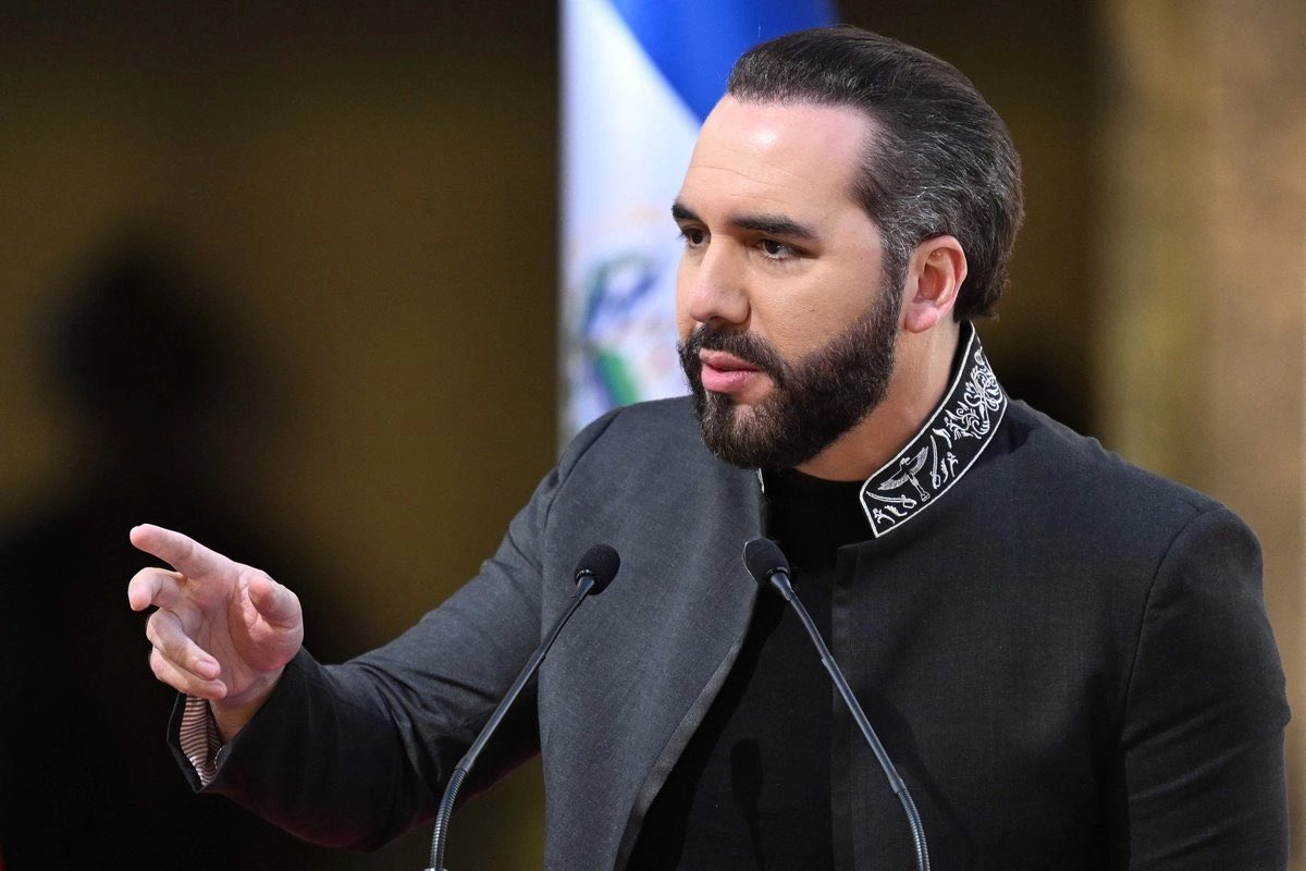 Bukele señala contradicción de la oposición por diputados de la diáspora
