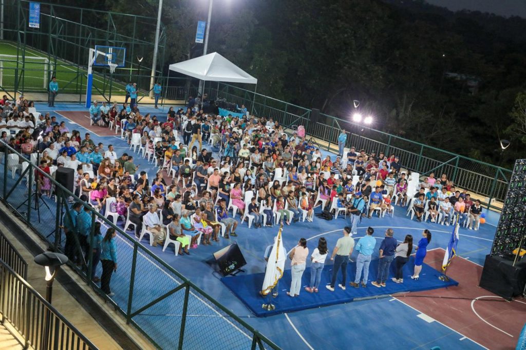 Habitantes agradecen la construcción de un polideportivo en Santa Catarina Masahuat, Sonsonate