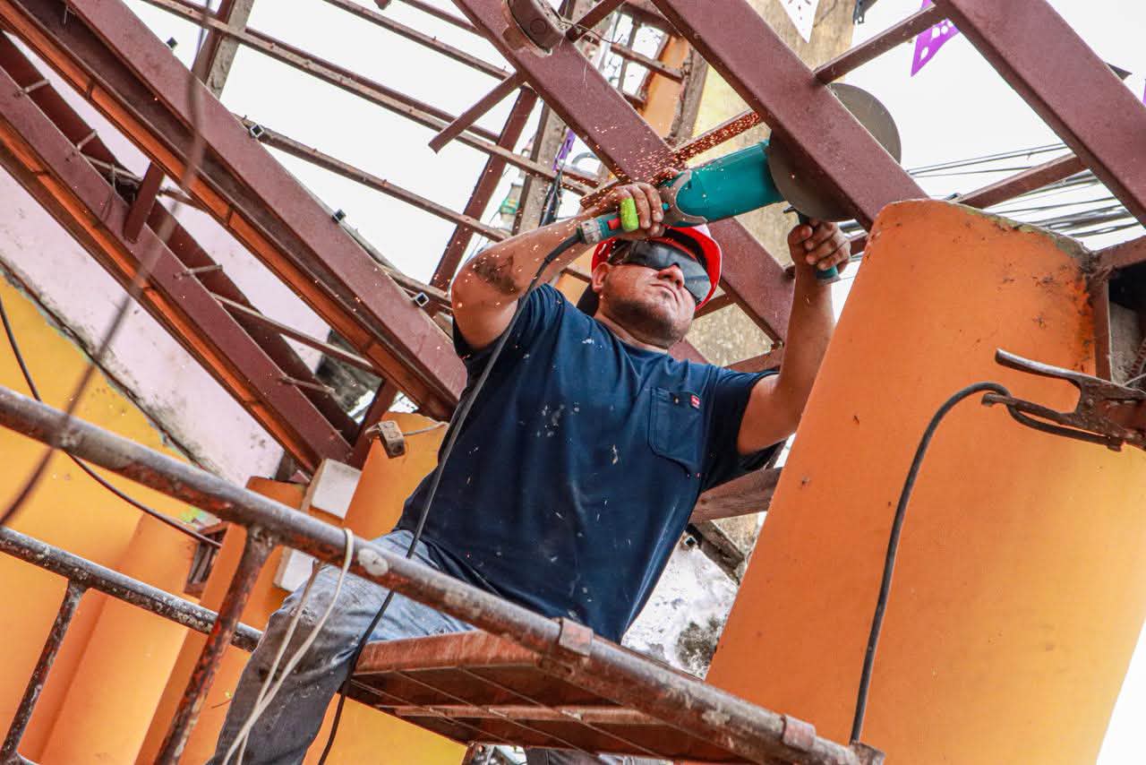 Realizan trabajos de remodelación en mercado