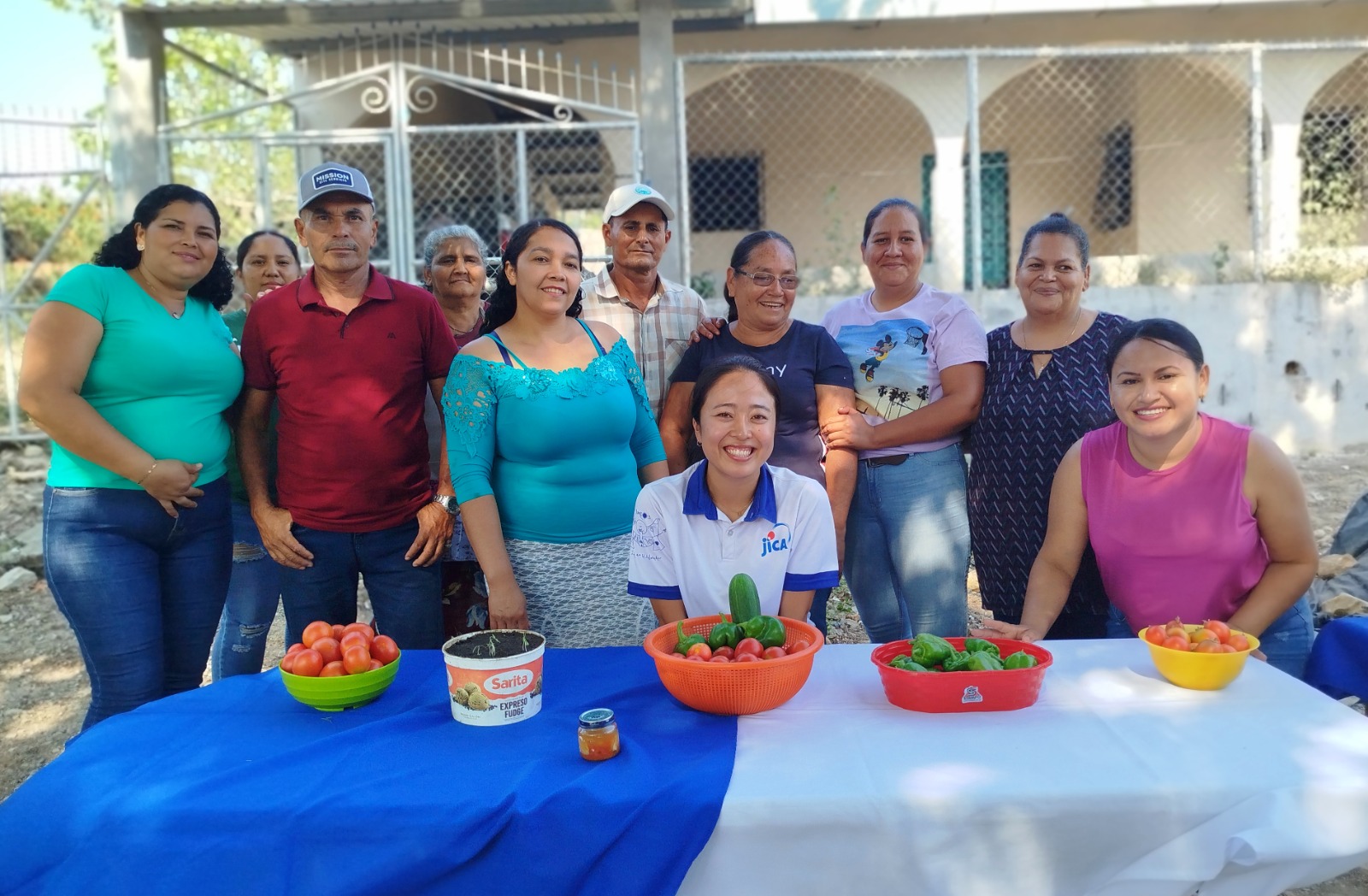 Haruna Fukuoka, la voluntaria japonesa que enseña sobre huertos caseros
