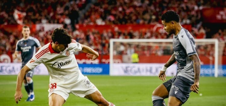 Un gol de Alexis Sánchez saca al Sevilla de la zona de descenso en España