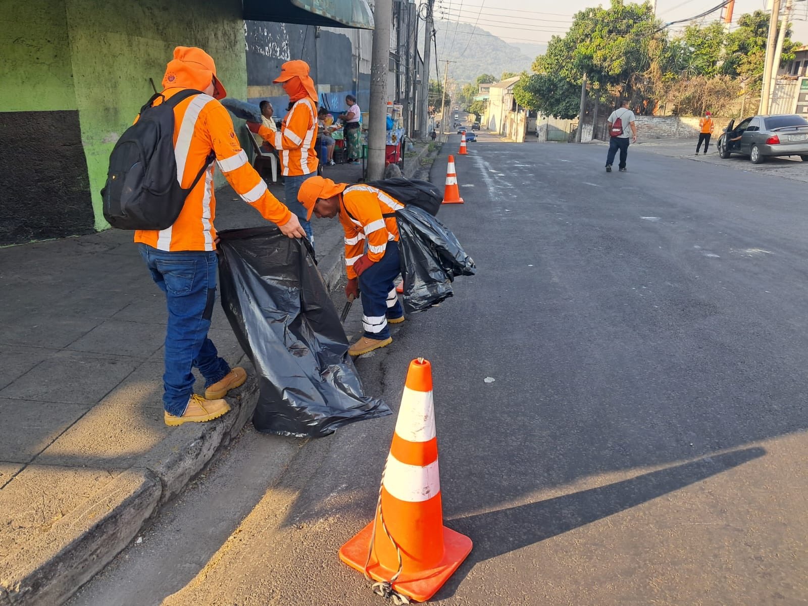 El Ministerio de Obras Públicas despliega equipos para limpieza de drenajes y derechos de vía a escala nacional