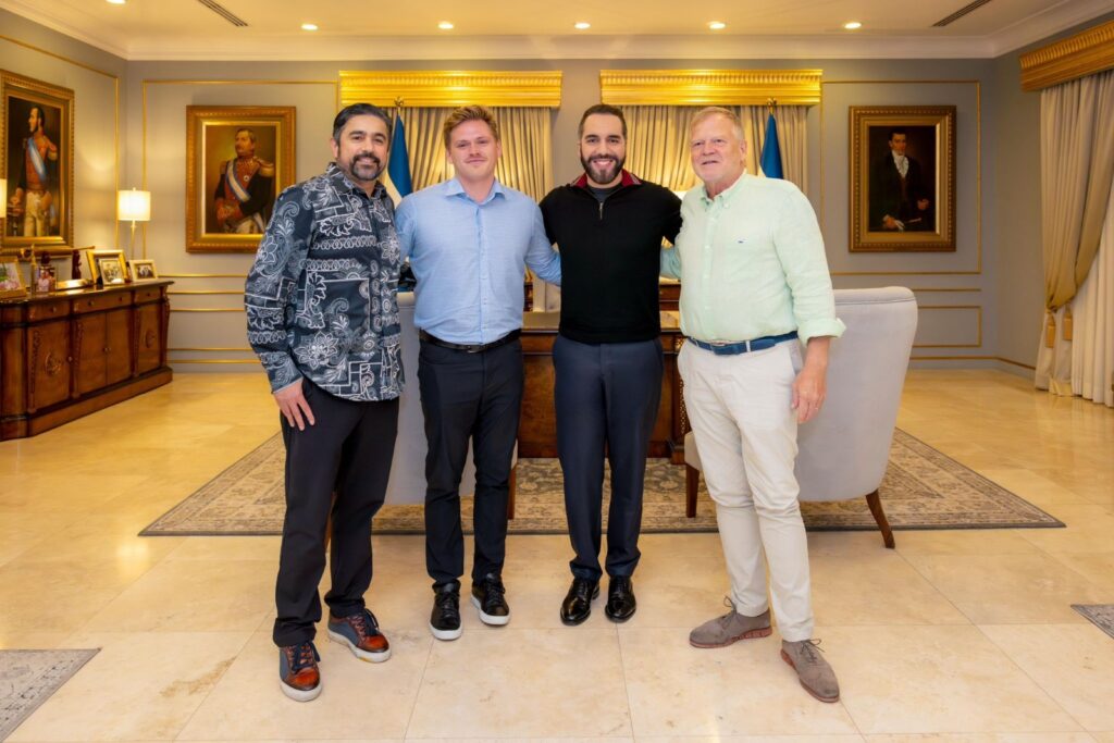 Delegación canadiense con el Presidente Bukele en El Salvador