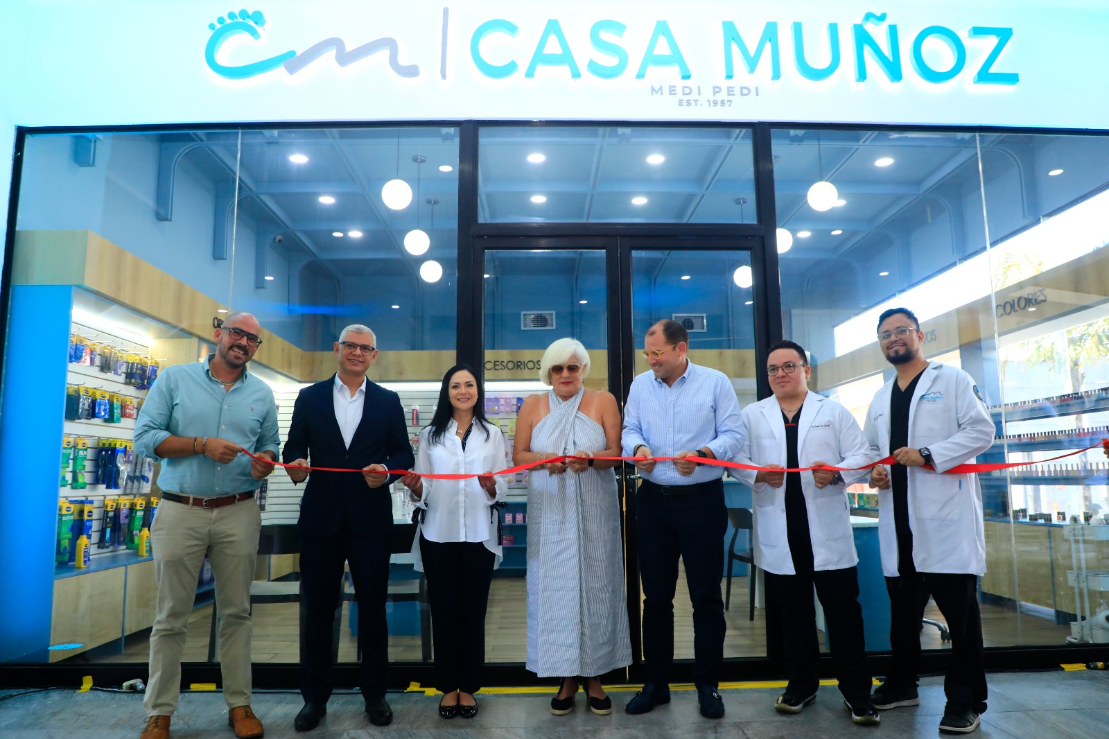 Casa Muñoz inaugura su sucursal 16 en Paseo Venecia, Soyapango