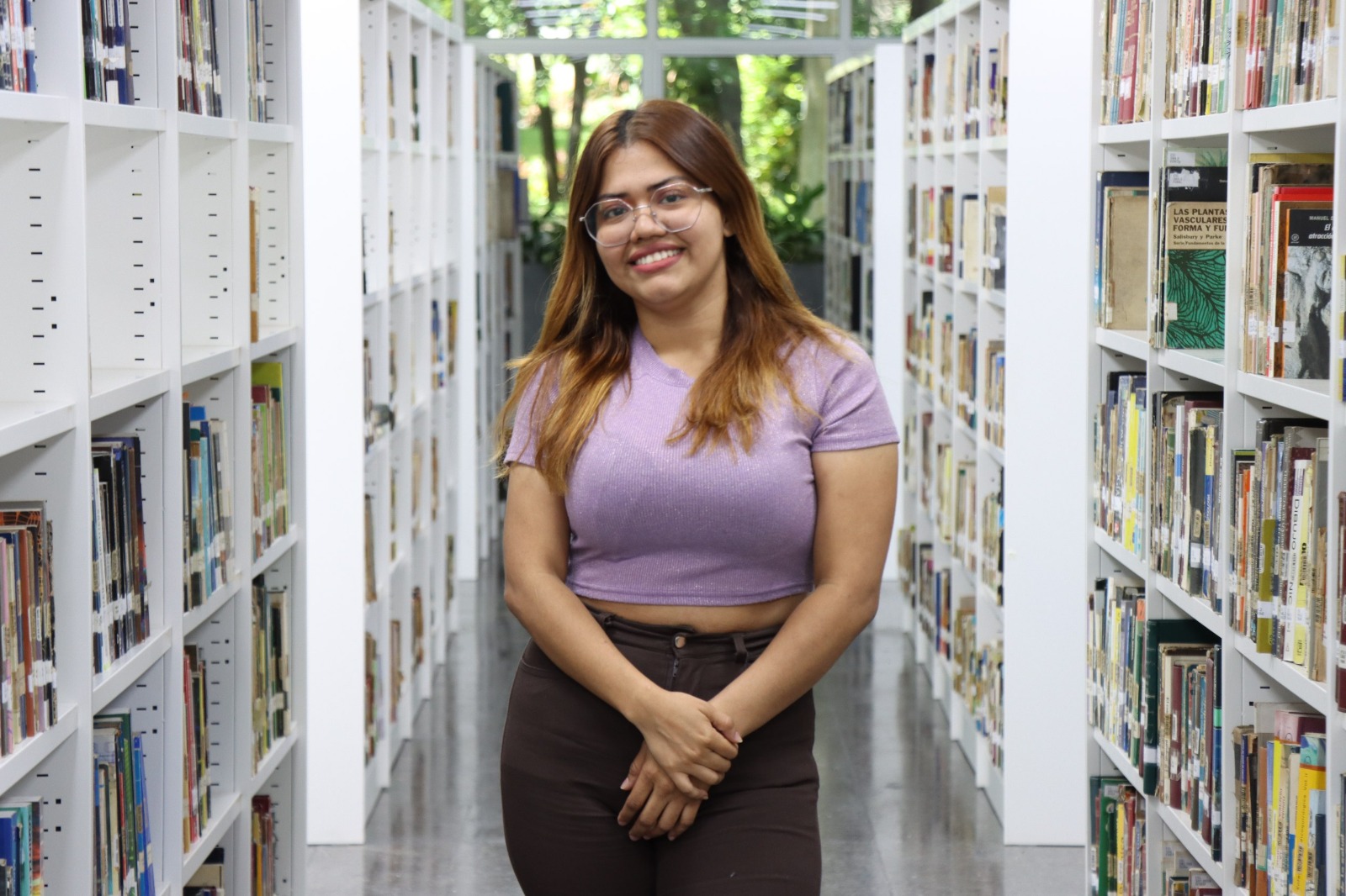 Estudiante de la UES es seleccionada para viajar a la NASA en Houston, Texas