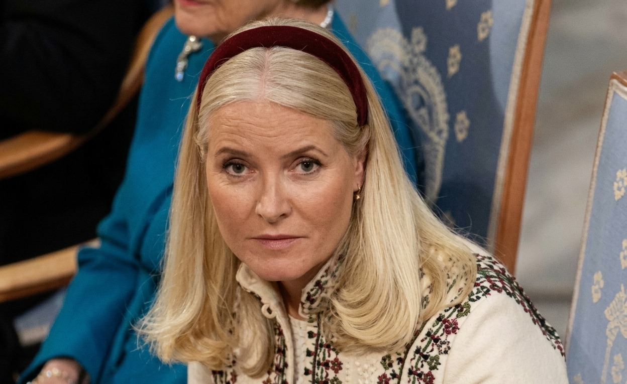 Príncipe heredero de Noruega, «preocupado» por la salud de su esposa Mette Marit