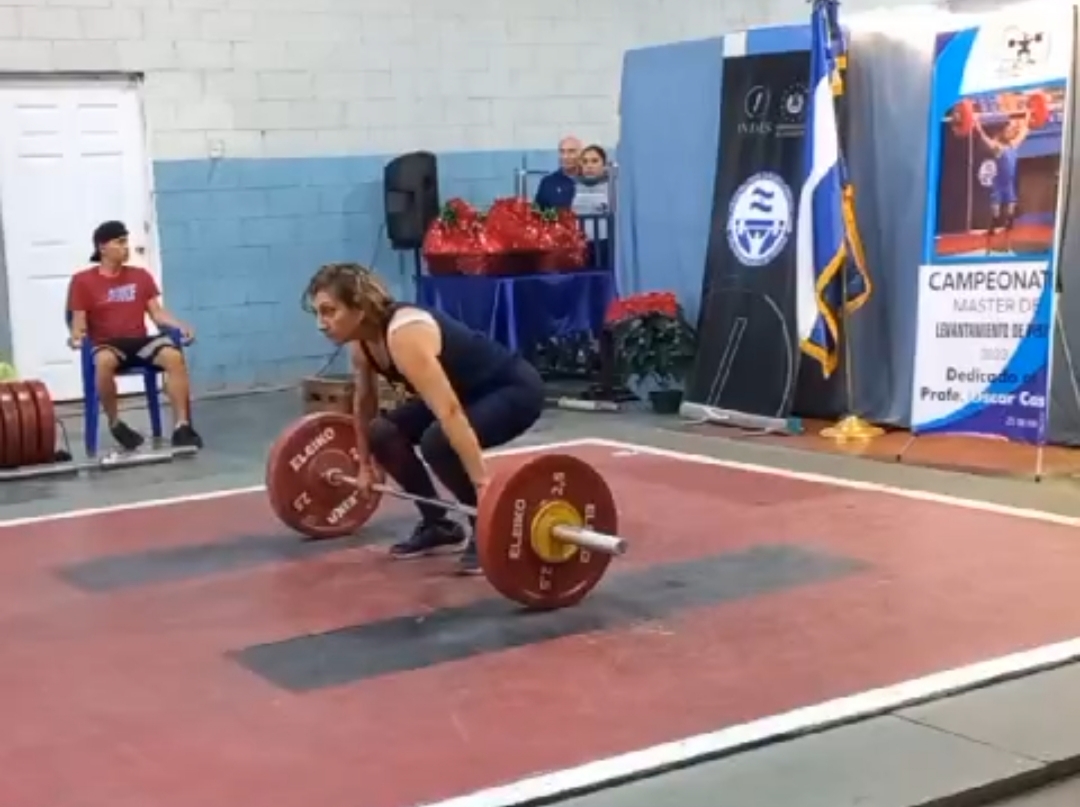 Rosario Figueroa, atleta máster de halterofilia: «Creía que ya no iba a poder ni caminar, solo con bastón»