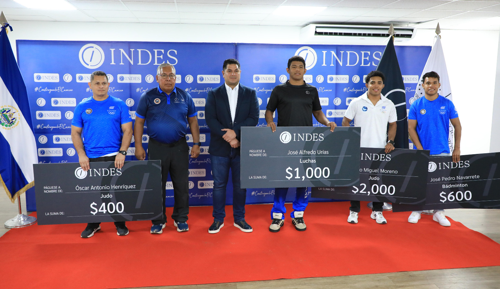 Uriel Canjura, de bádminton, y el judoca Jairo Moreno recibieron estímulos económicos