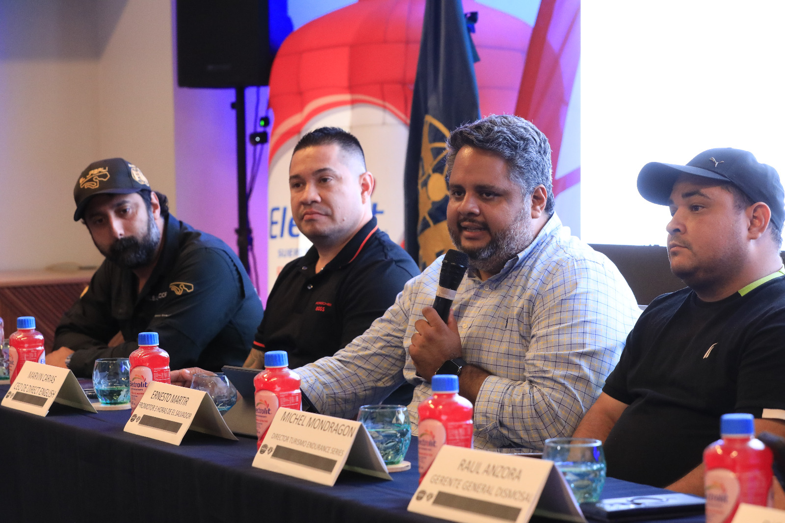 Autoridades de ACES y de las marcas patrocinadoras, dieron detalles de la carrera. Fotos/ Edison González