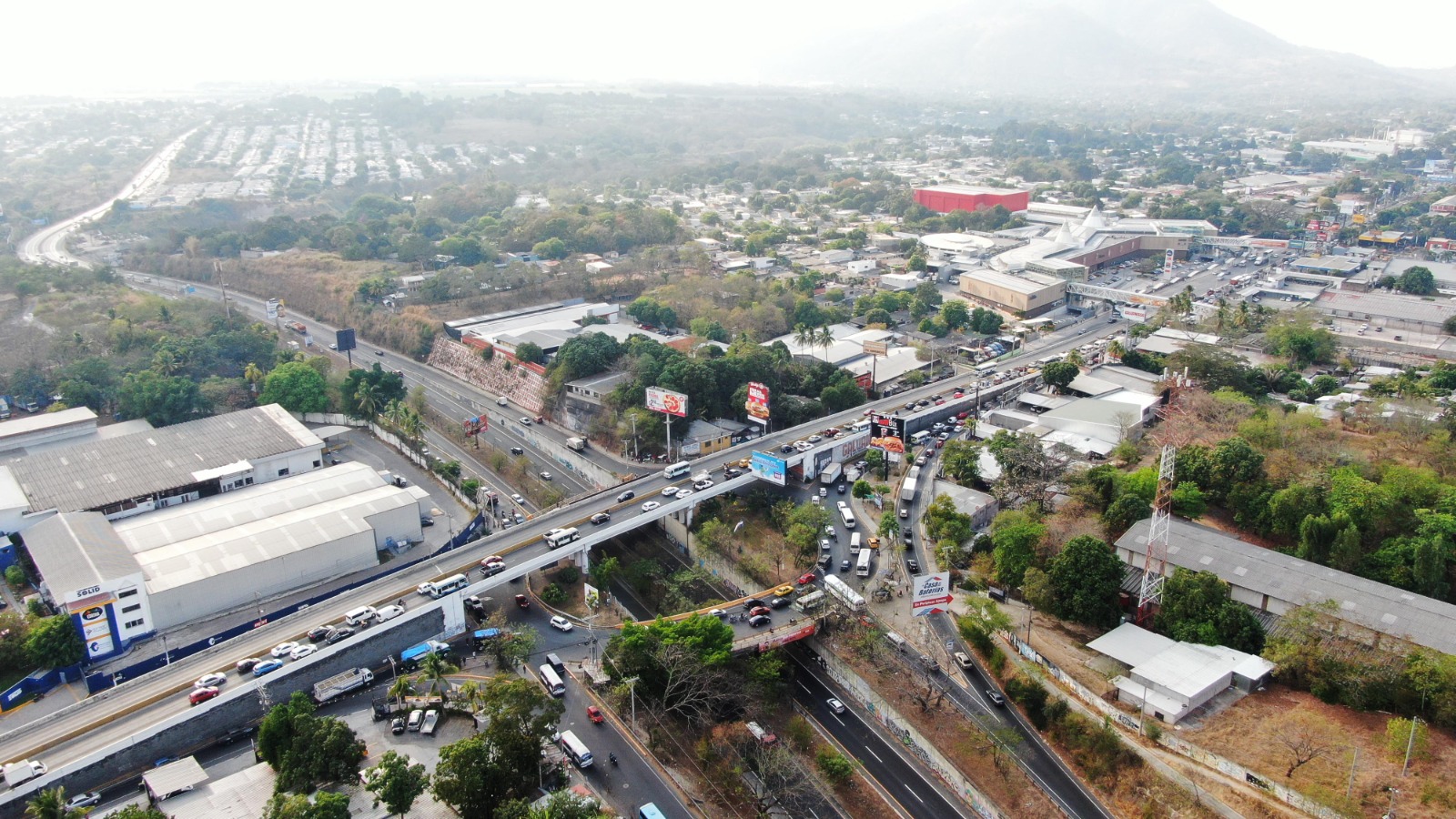 Nejapa y Apopa superaron la violencia y se convierten en el nodo logístico de El Salvador