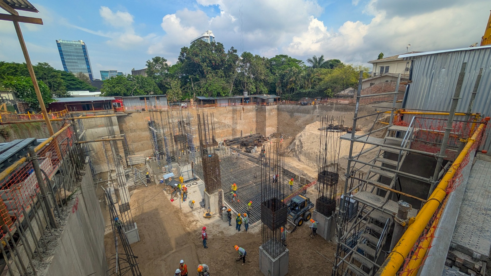 Bolívar avanza en la construcción de edificio residencial de 32 niveles en San Benito