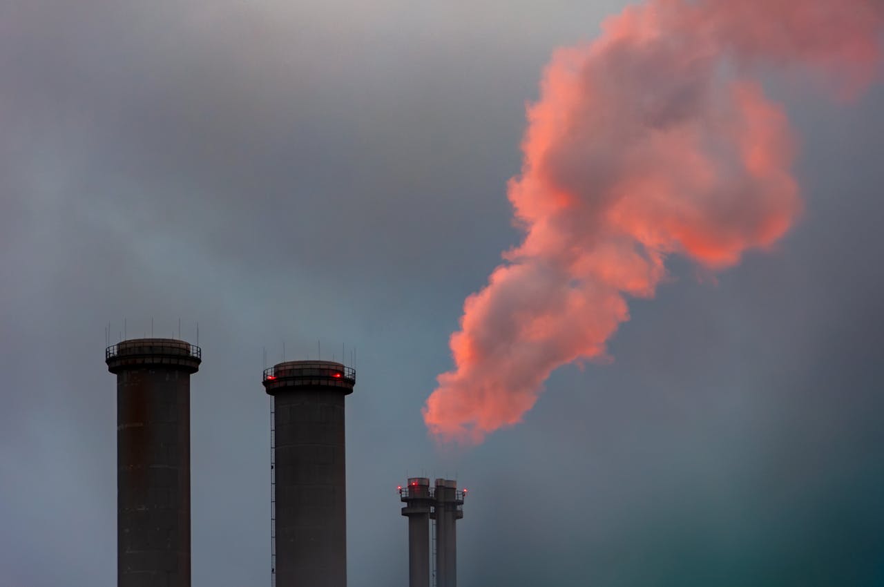 Emisiones de metano por energías fósiles continúan «a niveles muy altos», alerta la AIE