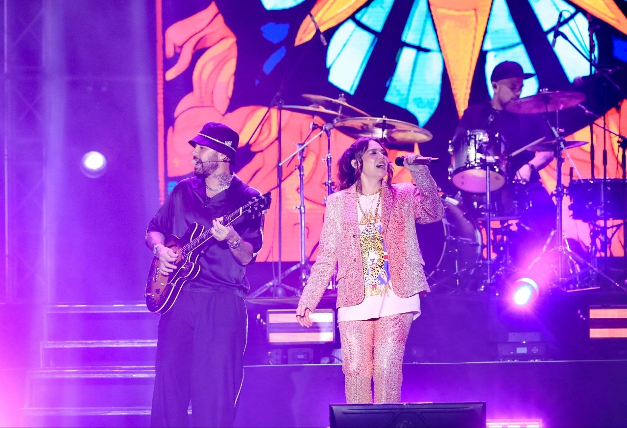 Jesse & Joy suspenden el tiempo en una noche de poesía