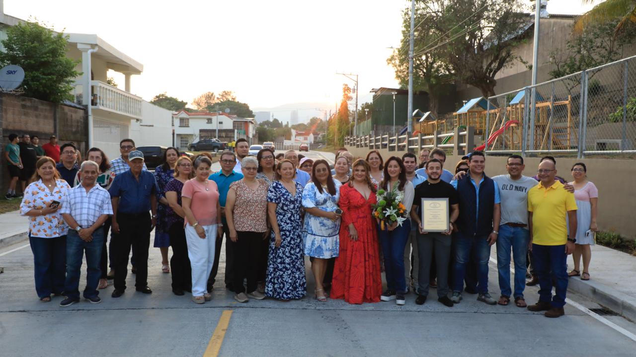 Gobierno entrega obra de mitigación en residencial Brisas de San Francisco