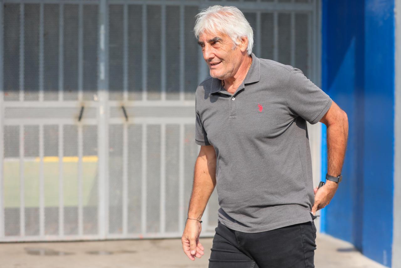 Abrupta y sorpresiva salida de Ernesto Corti del banquillo albo