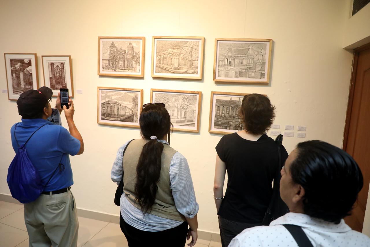 Inauguran exposición gráfica «Fragmentos de un sueño» en la Embajada de México