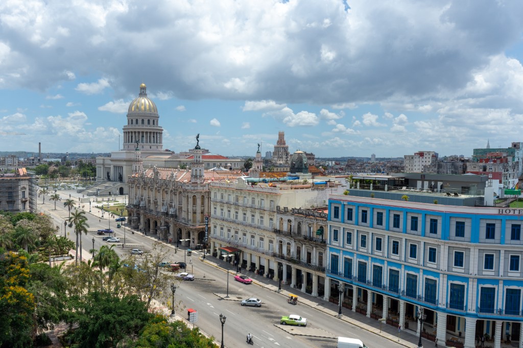 Cadena hotelera canadiense Blue Diamond anuncia que deja de operar en Cuba