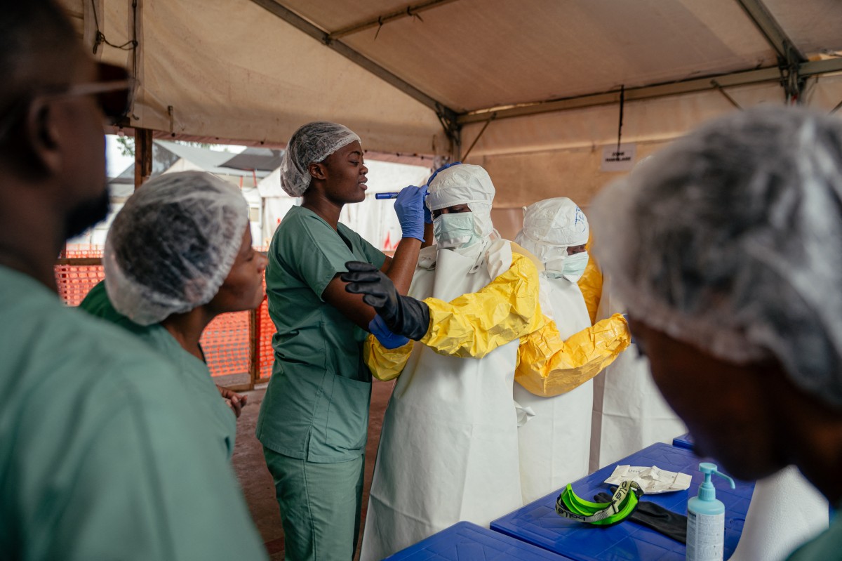 La OMS y agencia de salud africana lanzan plan de $518 millones para combatir brote de ébola
