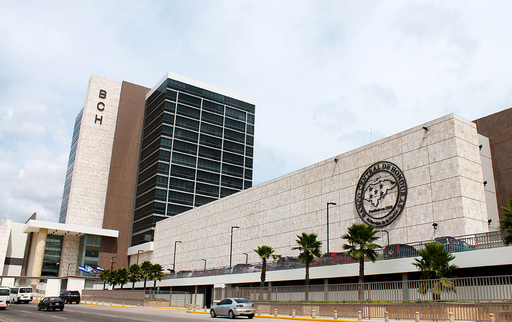 Once acusados por desfalcar $3.3 millones al Banco Central de Honduras