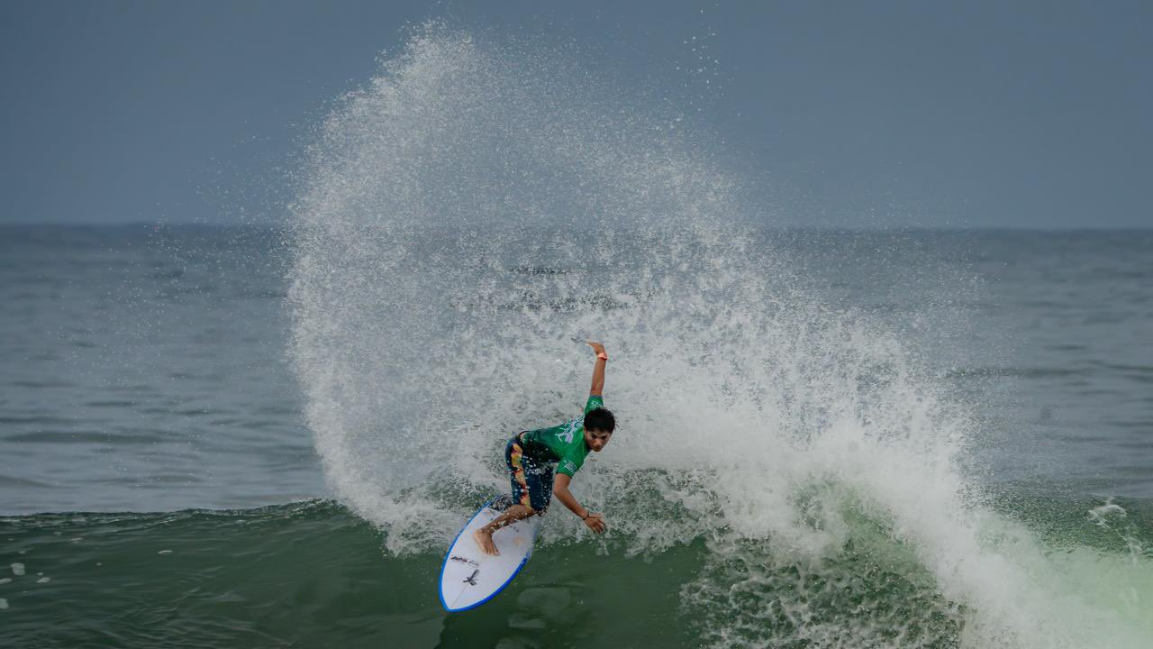 Melvin Ayala, segundo clasificado al Surf City El Salvador Pro de la WSL