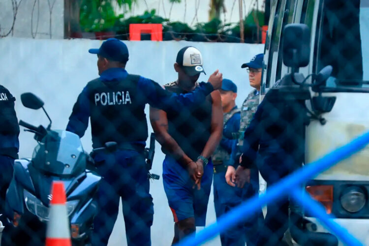 Inseguridad. Preocupación ha causado en la población panameña la fuga de 195 presos, tras un traslado penal y una revuelta. Foto: Diario El Salvador