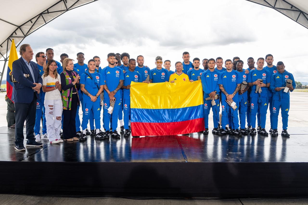 Selección de Colombia denuncia «asedio» contra sus futbolistas tras acto con Petro