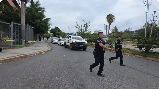 Dejan cuatro cuerpos decapitados frente al Congreso del estado mexicano de Guerrero