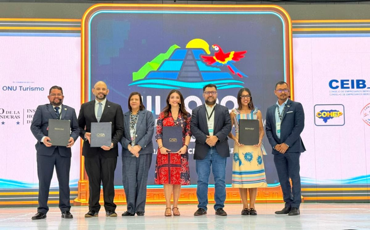 El Salvador presentó su estrategia turística en foro iberoamericano en Honduras